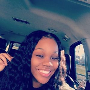 Meet your Posher, Damara